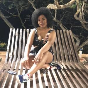 Meet your Posher, Nayeli